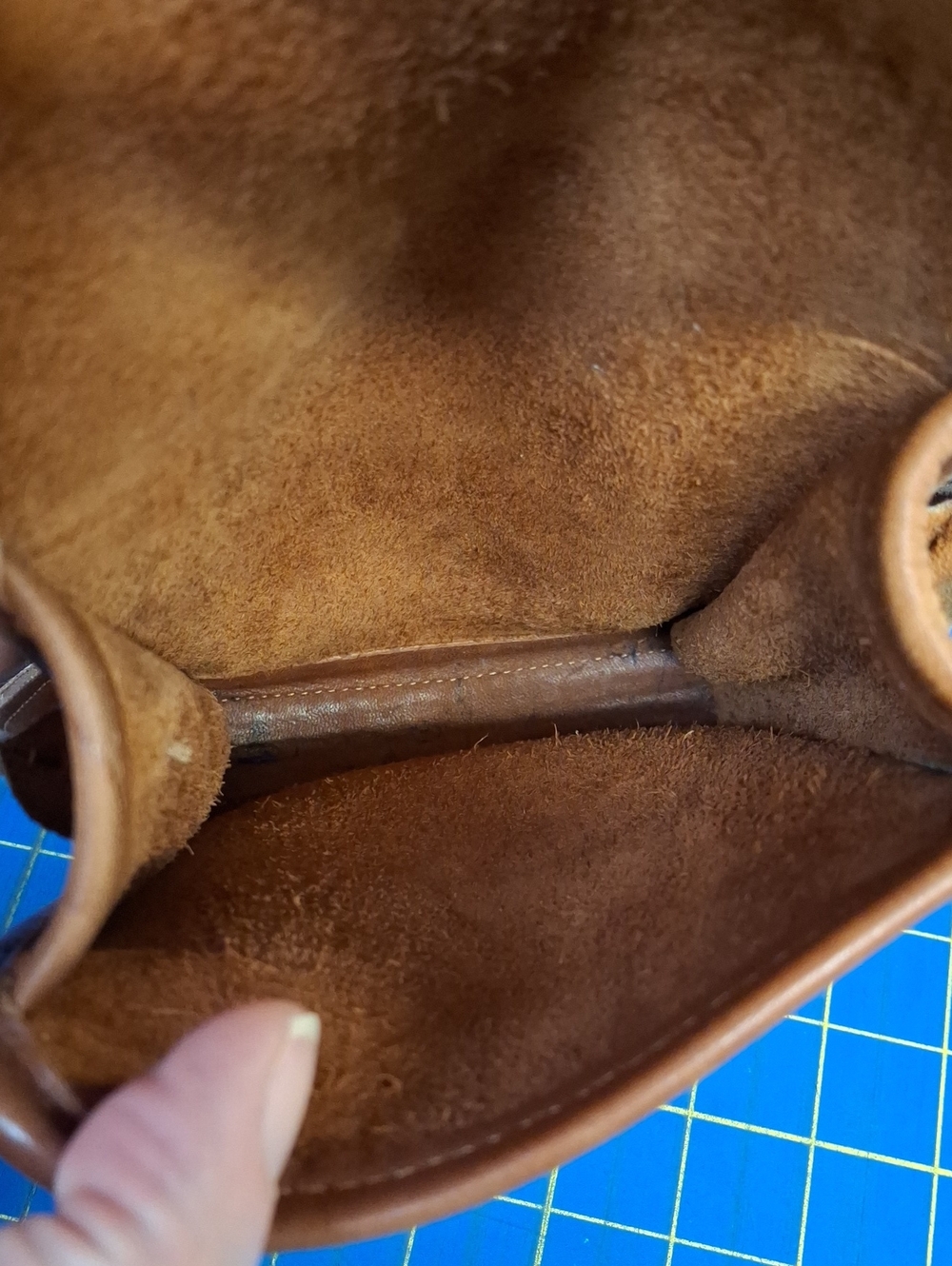 Vintage Coach Brown Leather Crossbody Bag Turn-Lock Brass Closure - Picture 13 of 16